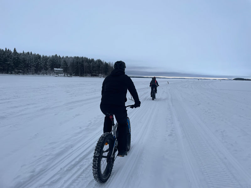Fatbiken in de winter in Finland