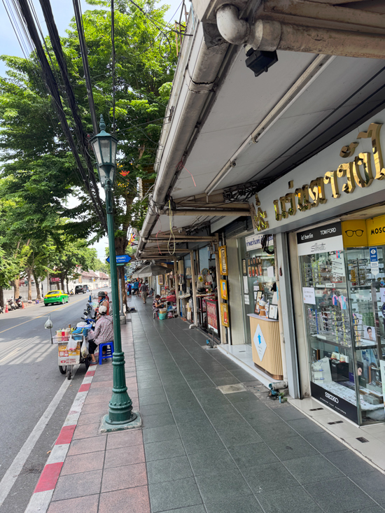 Bangkok: hét startpunt van je Thailand reis bangkok straatbeeld1