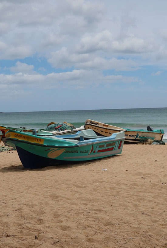 Trincomalee, zon, zee en strand aan de oostkust van Sri Lanka trimcomalee strand2