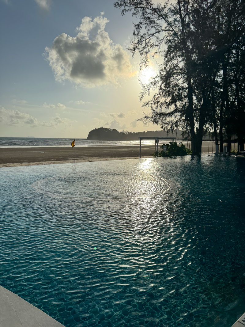 Koh Lanta tips: relaxed eiland in Thailand koh lanta lotus resort zwembad1